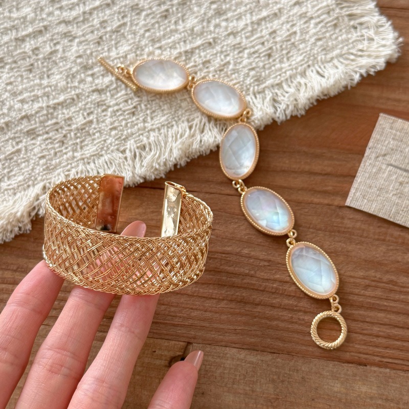 سوار بوهيمي منسوج من الراتنج ب - مراجعة Resin Bangle Bracelet وسعره