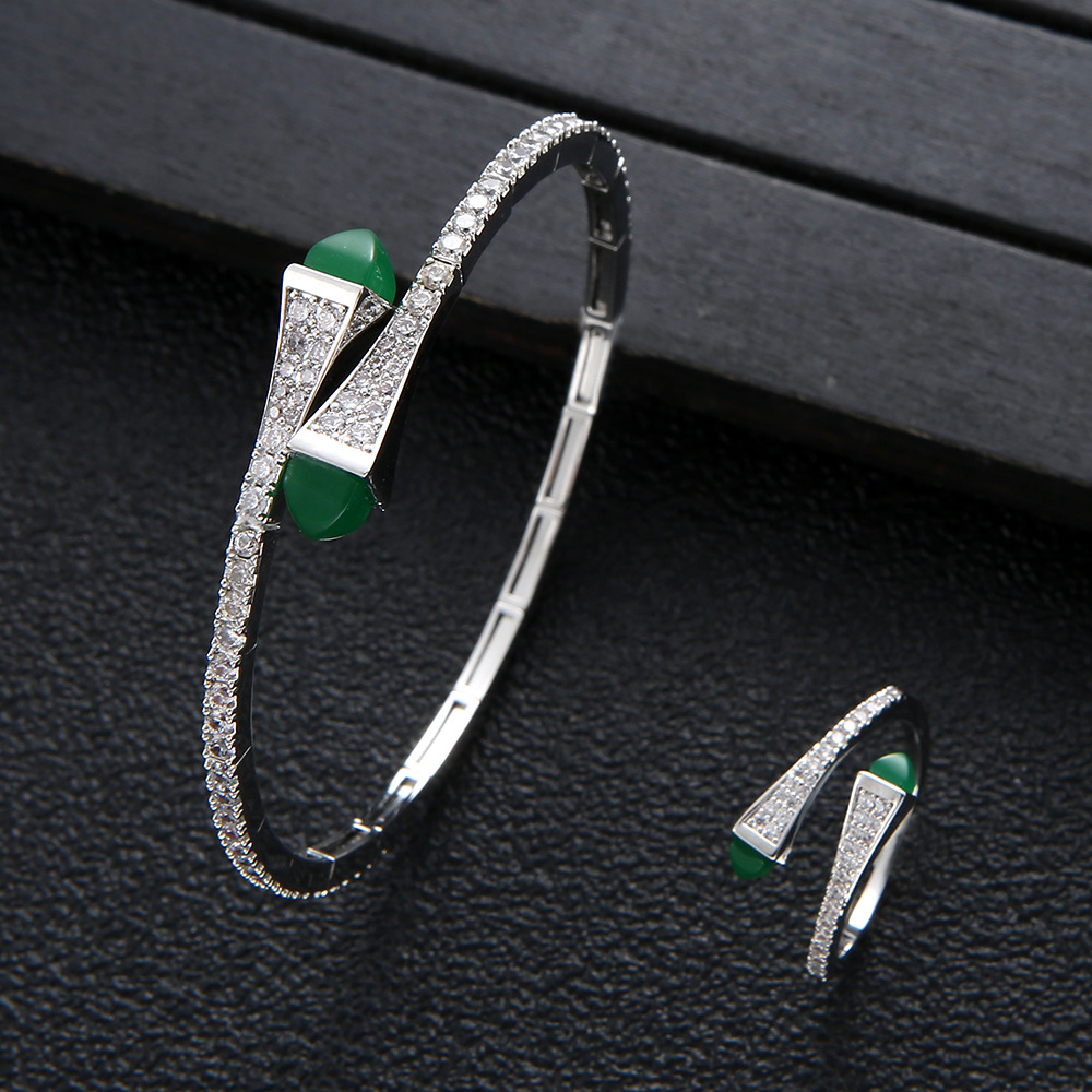 جديد الفانيلة النسائية موضة 2  - مراجعة Resin Bangle Bracelet وسعره