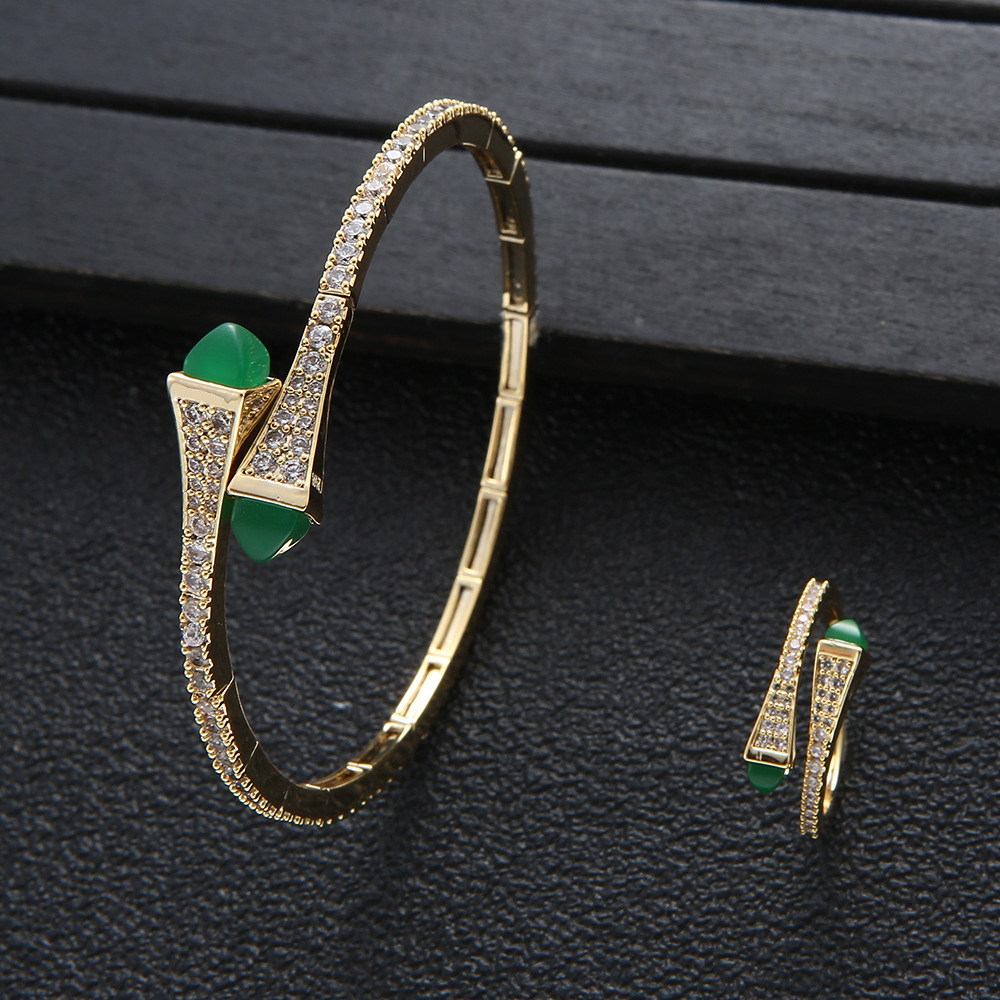 جديد الفانيلة النسائية موضة 2  - مراجعة Resin Bangle Bracelet وسعره