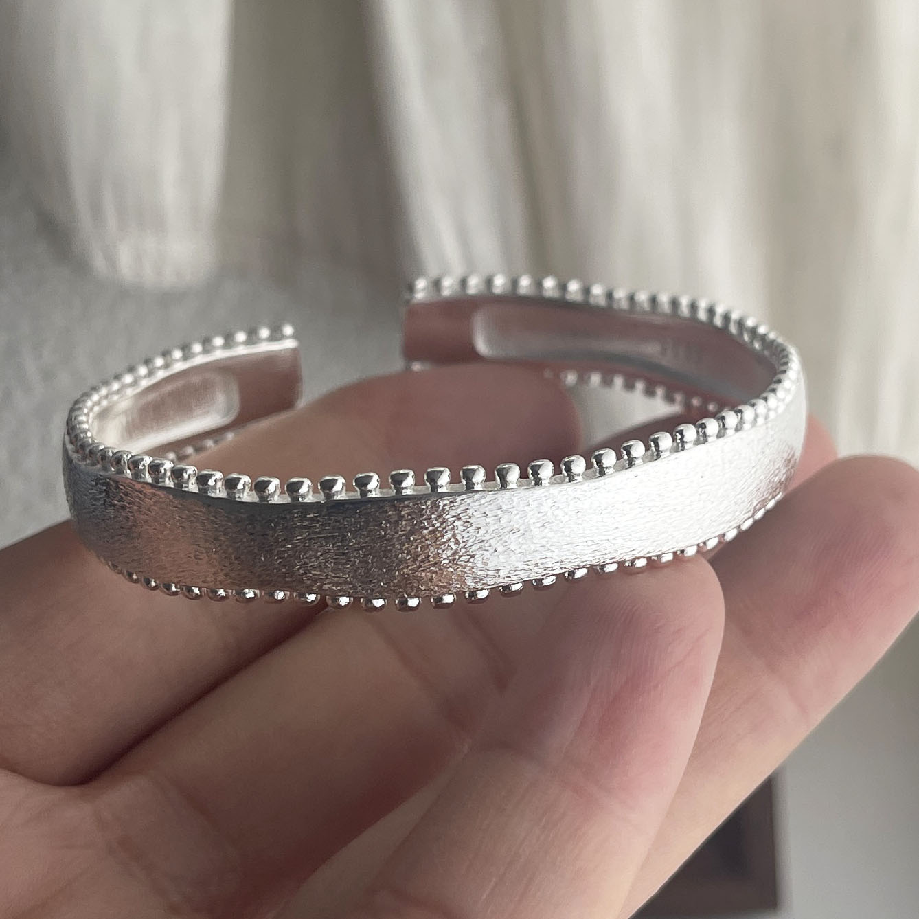 سوار ريترو من الفضة الإسترليني - مراجعة Resin Bangle Bracelet وسعره