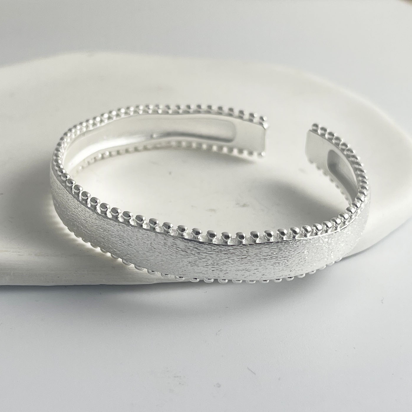 سوار ريترو من الفضة الإسترليني - مراجعة Resin Bangle Bracelet وسعره